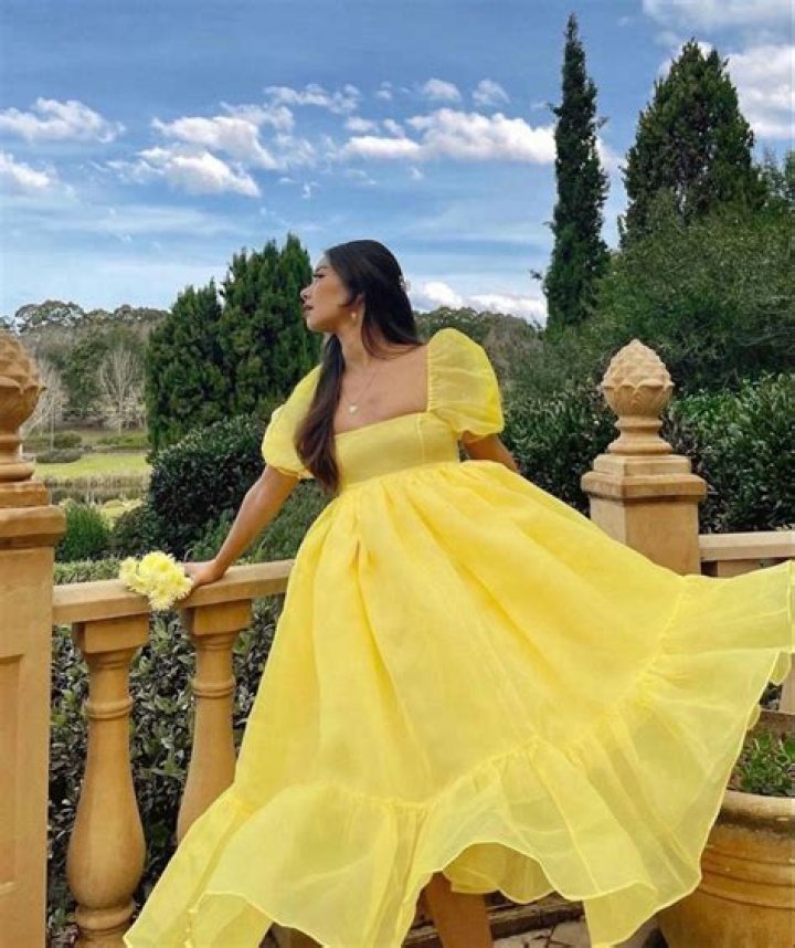 World Star Yellow Dress Girl: Unraveling the Charm and Impact of a Fashion Icon